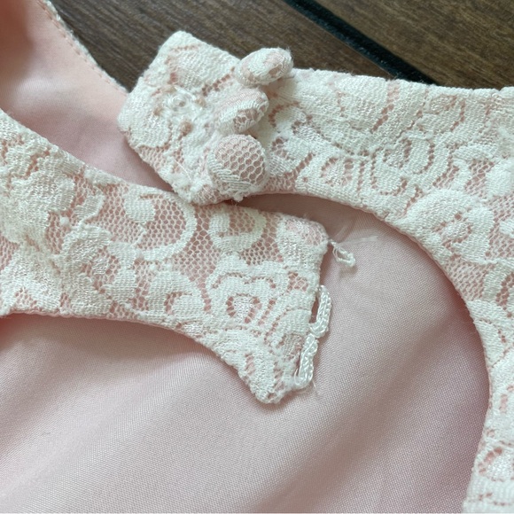 David’s Bridal flower girl dress, size 4 - Picture 4 of 14